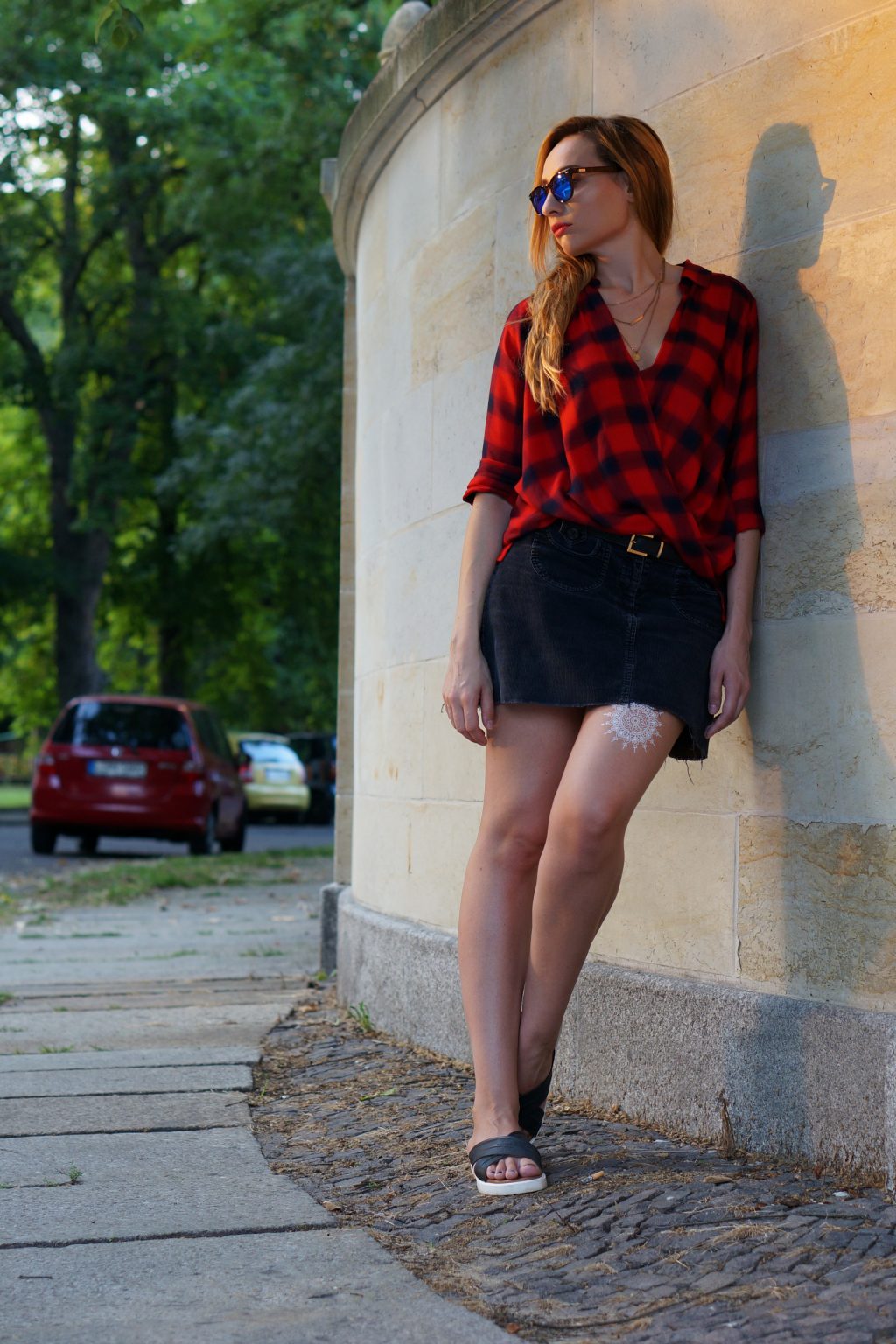 outfit-grunge-karohemd-cord-skirt-spektre-sunglasses-2015